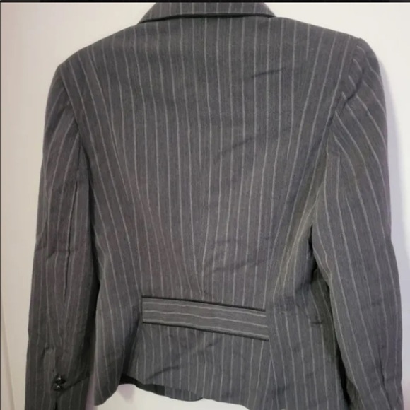 💎HOST PICK💎~ Pin Stripe Blazer🧑‍💼 - Picture 2 of 2